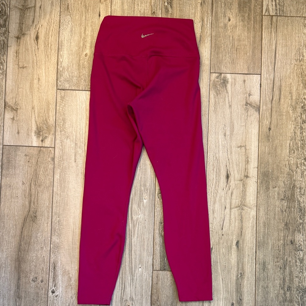 Nike Yoga Berry Leggings